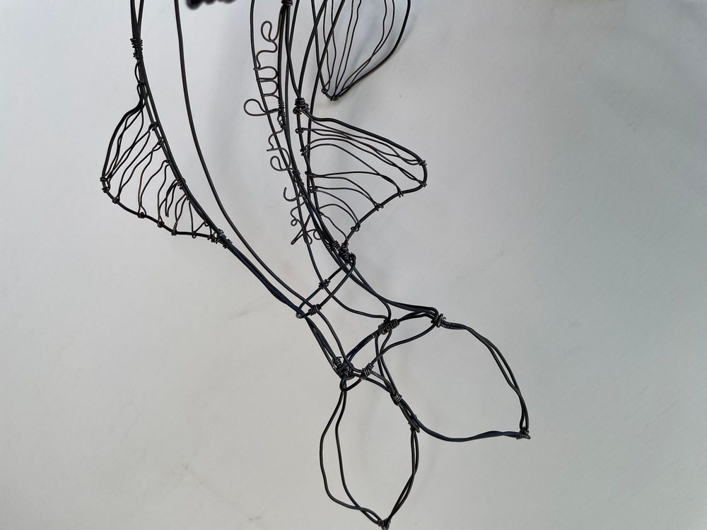 Pièces uniques - Poisson Brochet en fil d'acier dans le volume - FABIENNE QUENARD ATELIER ARC EN LUNE