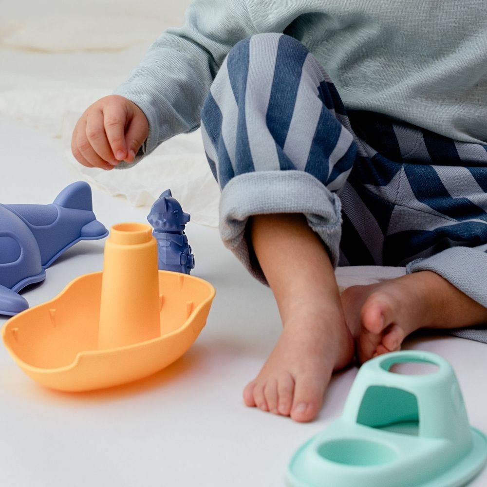 Toys - My first 2-in-1 boat - Made in France 100% recycled and recyclable plastic - LE JOUET SIMPLE.