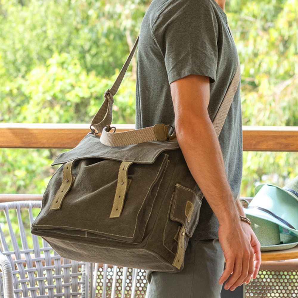 Bags and totes - SATCHEL - MESSENGER BAG - TRAVAUX EN COURS...