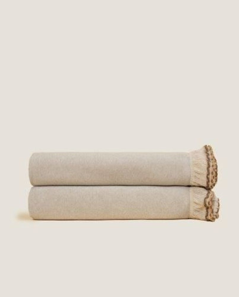 Throw blankets - SOFT BAMBOO WITH FRINGES COLLECTION - SOFT COTTON WITH EMBROIDERY COLLECTION - FRATI HOME