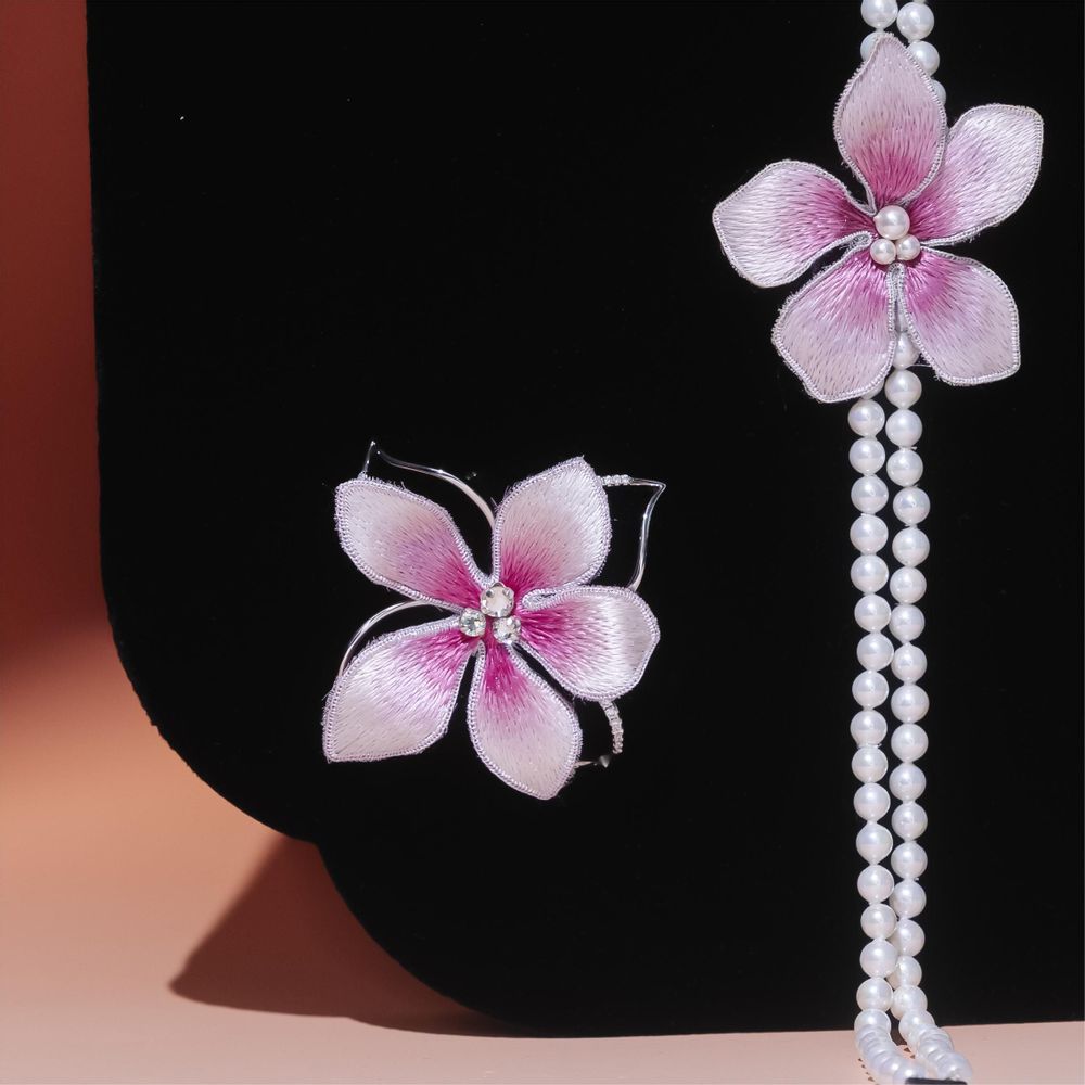 Brooches - Silk Suzhou Embroidery - THE ZHAI