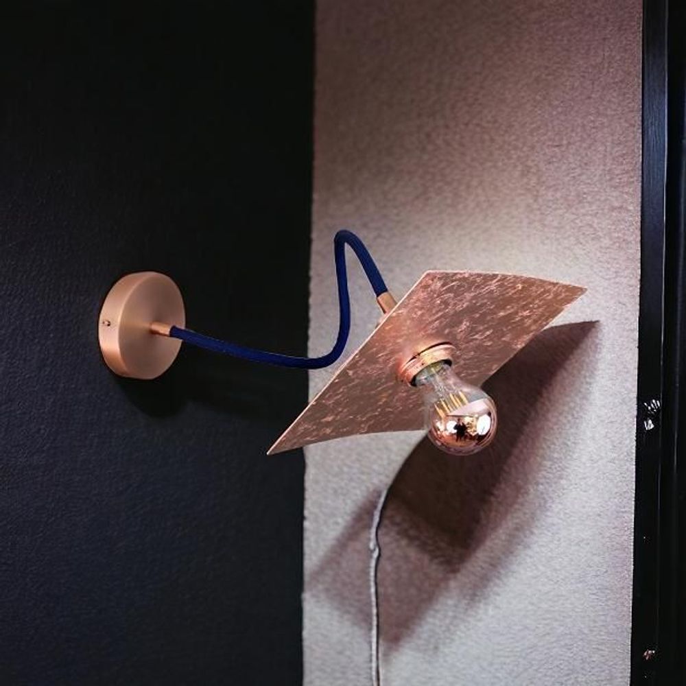 Decorative objects - Movement. Wall or ceiling lamp. 23 carat gold leaf. - ATELIER DE MR C