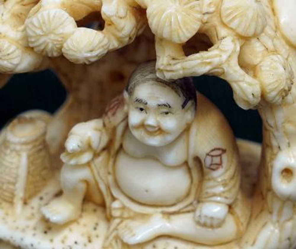 Unique pieces - Buddha, in the blissful shade of the pine trees. - TRESORIENT