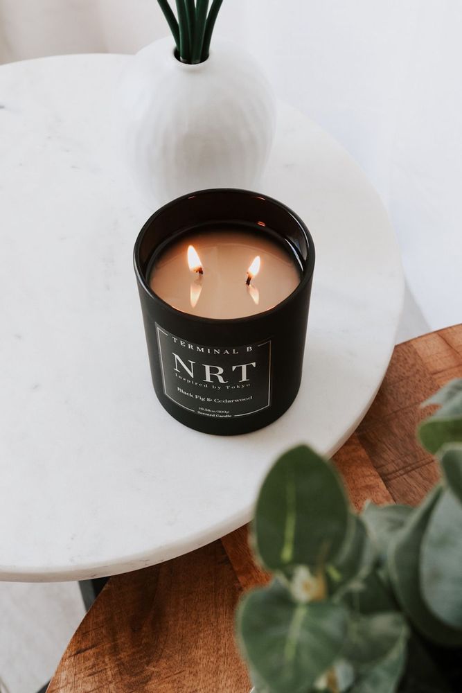 Gifts - NRT - TOKYO - Black candle, cedar wood and fig - TERMINAL B