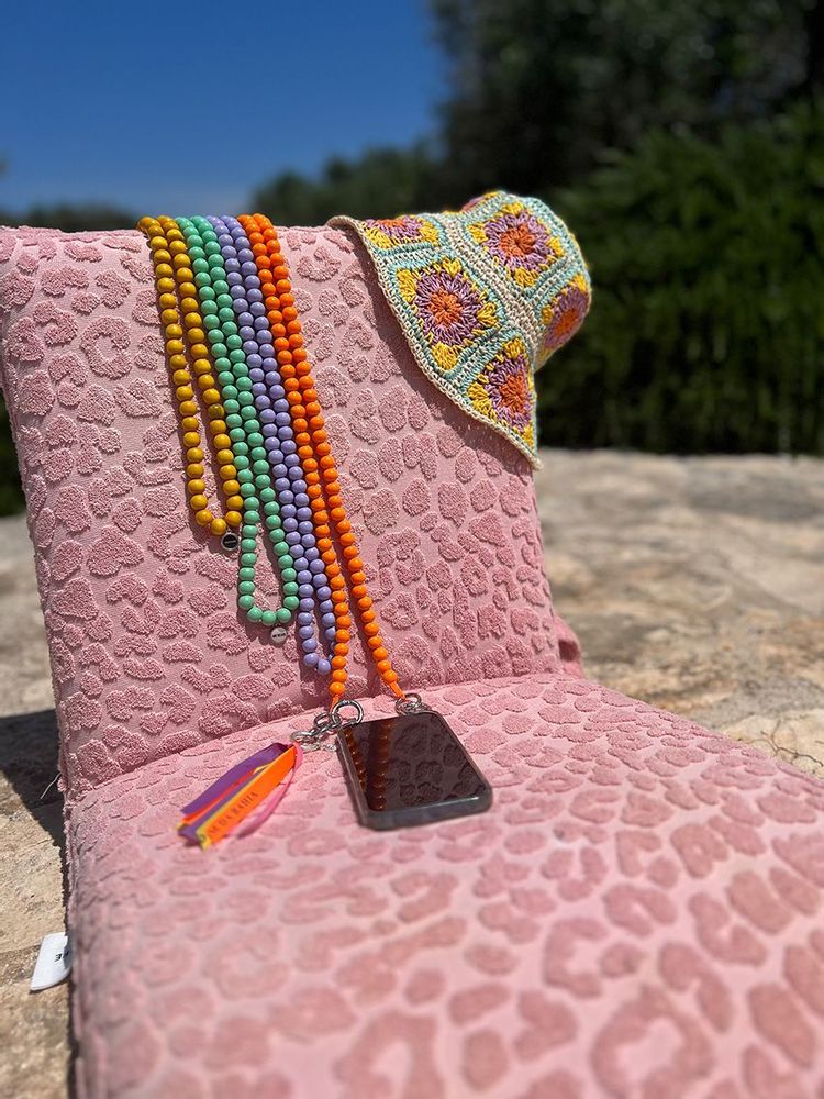Jewelry - Mobile Phone Chain made of wooden beads in pastelmix - ESCAPULARIO / MOBEADS