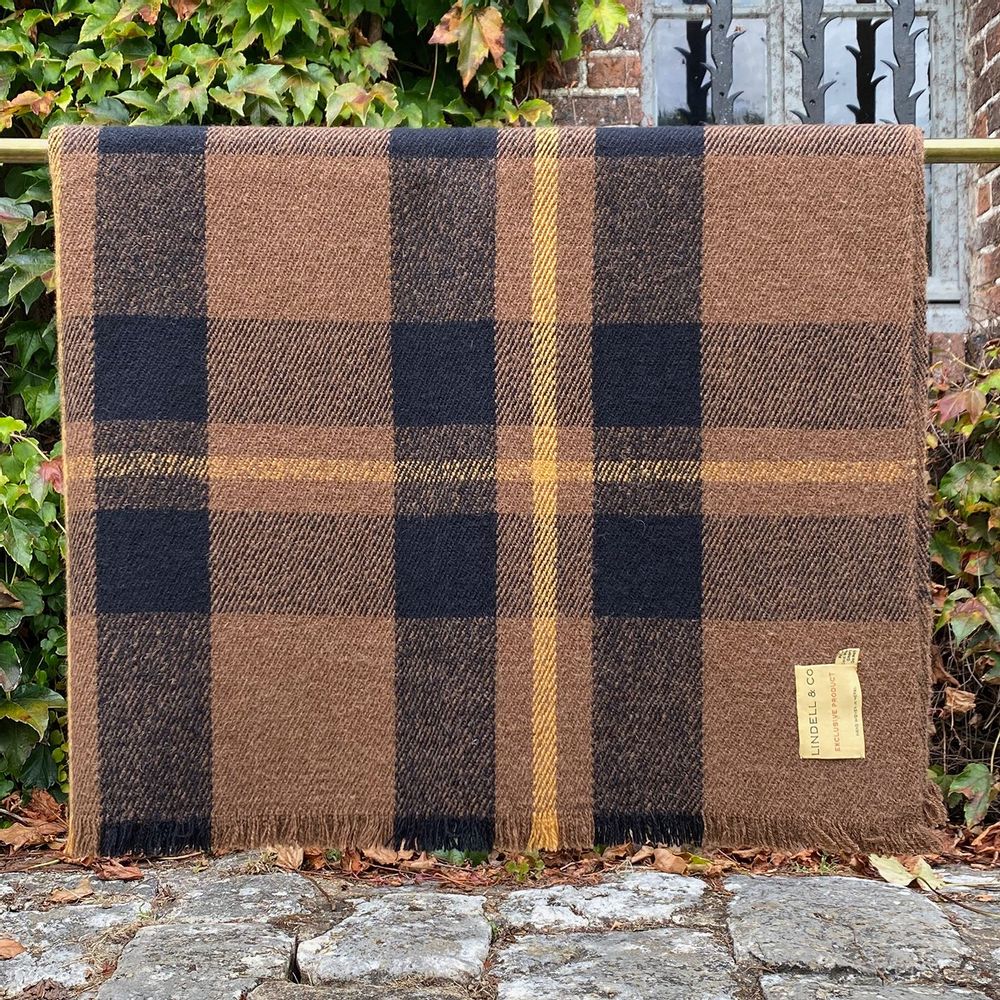 Throw blankets - MACLINDELL - LINDELL & CO