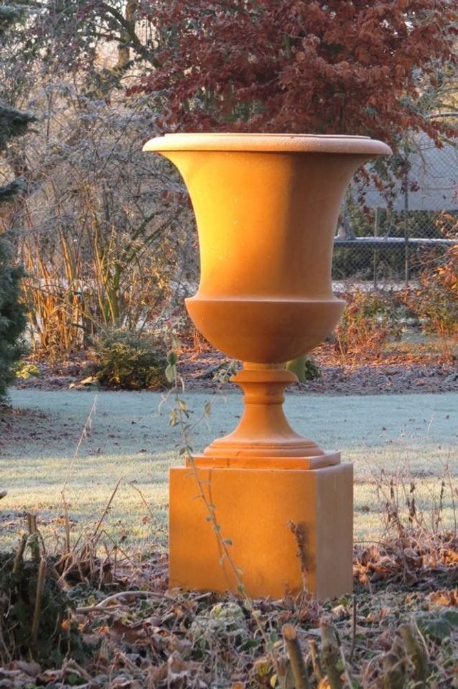 Flower pots - Roman urn - CAPITAL GARDEN PRODUCTS LTD