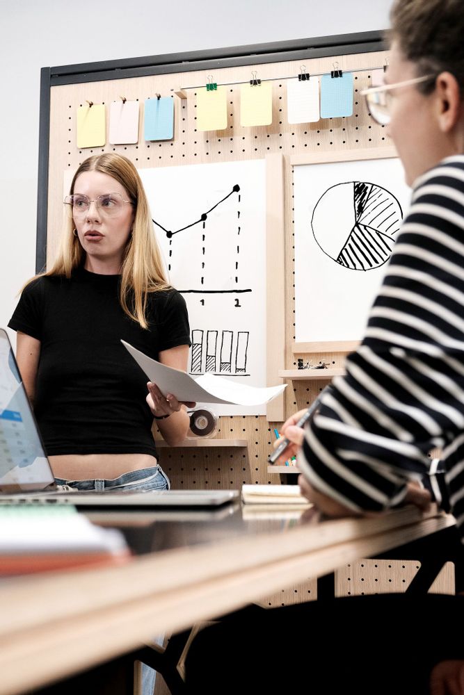 Aménagements pour bureau - Panneau perforé Pegboard pour espace Workspace - QUARK