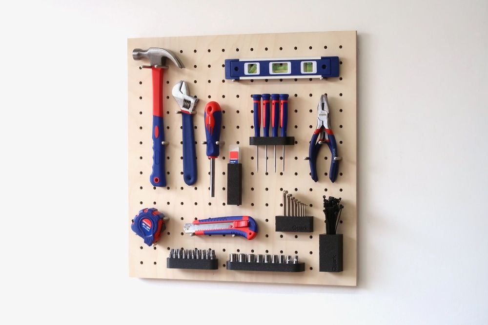 Office furniture and storage - Pegboard Quark Pegboard with DIY Tools - The Perfect Solution for Communities - QUARK