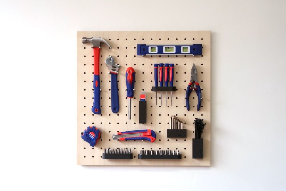 Office furniture and storage - Pegboard Quark Pegboard with DIY Tools - The Perfect Solution for Communities - QUARK