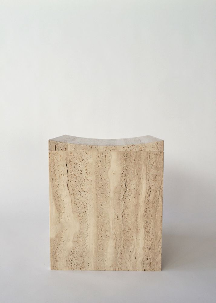 Tabourets - Thebes - Tabouret en Travertin Romain- Designed by McGannon Saad - PISTORE MARMI
