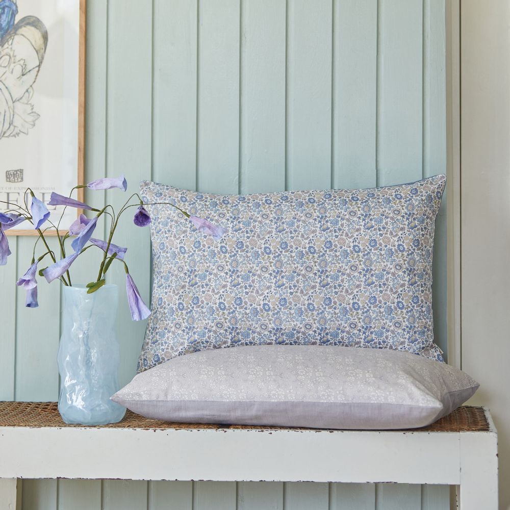 Fabric cushions - Cushions in original liberty of London print. - SPLIID