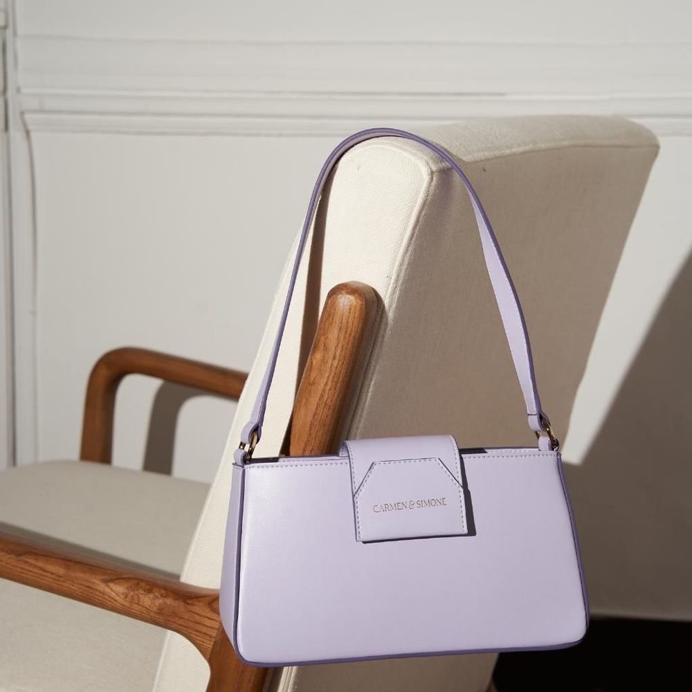 Sacs et cabas - Sac à main en cuir vegan parme/lila forme baguette - CARMEN & SIMONE