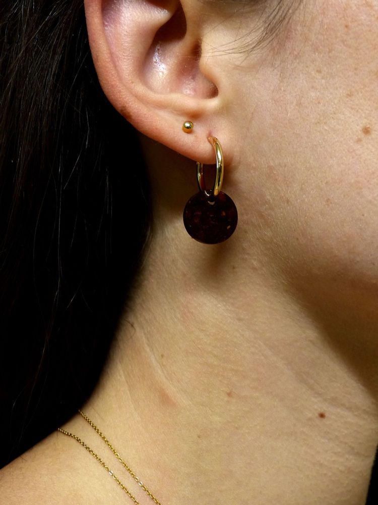 Bijoux - Boucles d’oreilles Créoles en laiton plaquée or et pendentif rond en matières recyclée - Materialys - MATERIALYS
