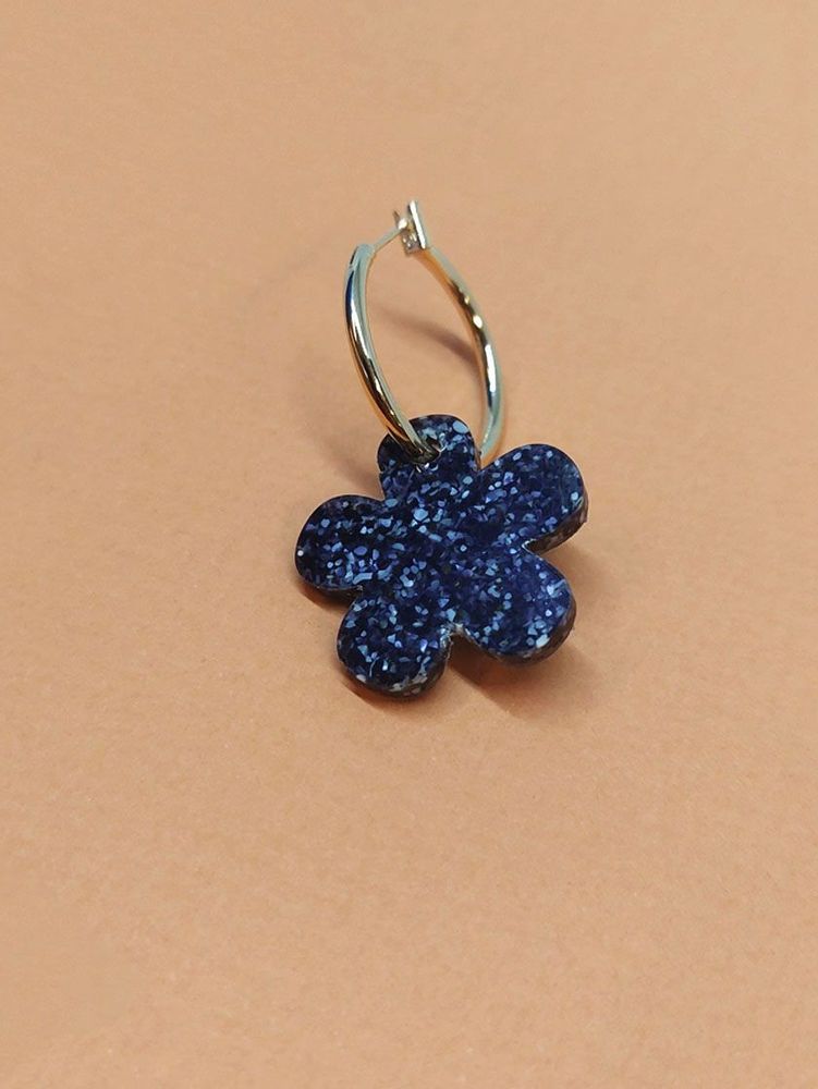 Bijoux - Boucles d’oreilles Créoles plaquée or et pendentif fleur en matières recyclée - Materialys - MATERIALYS
