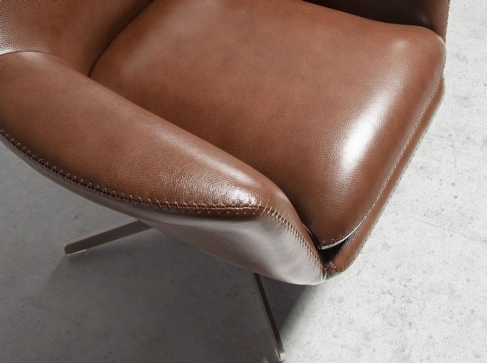 Fauteuils - Fauteuil pivotant tapissé de cuir - ANGEL CERDÁ
