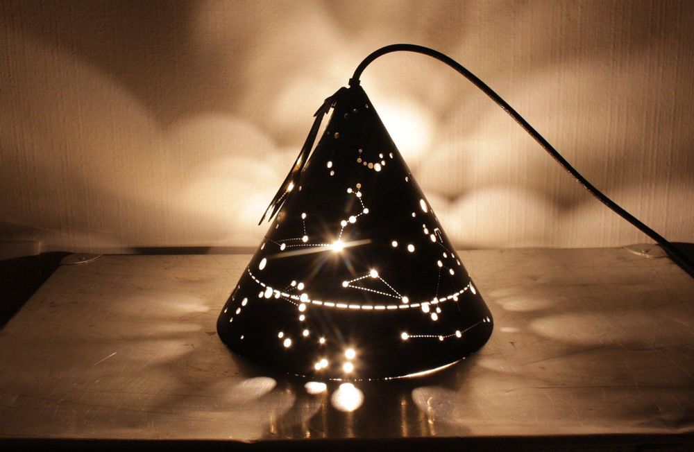 Objets design - BALADEUSE LOBA - CUIR - suspension, applique ou chevet. - LULE STUDIO