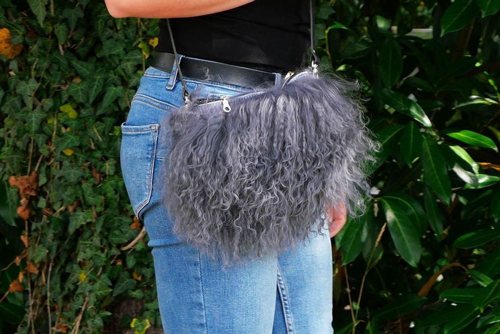 Petite maroquinerie - Pochette bandoulière ou avec anse en cuir ou feutre de laine - L'ATELIER DES TANNERIES