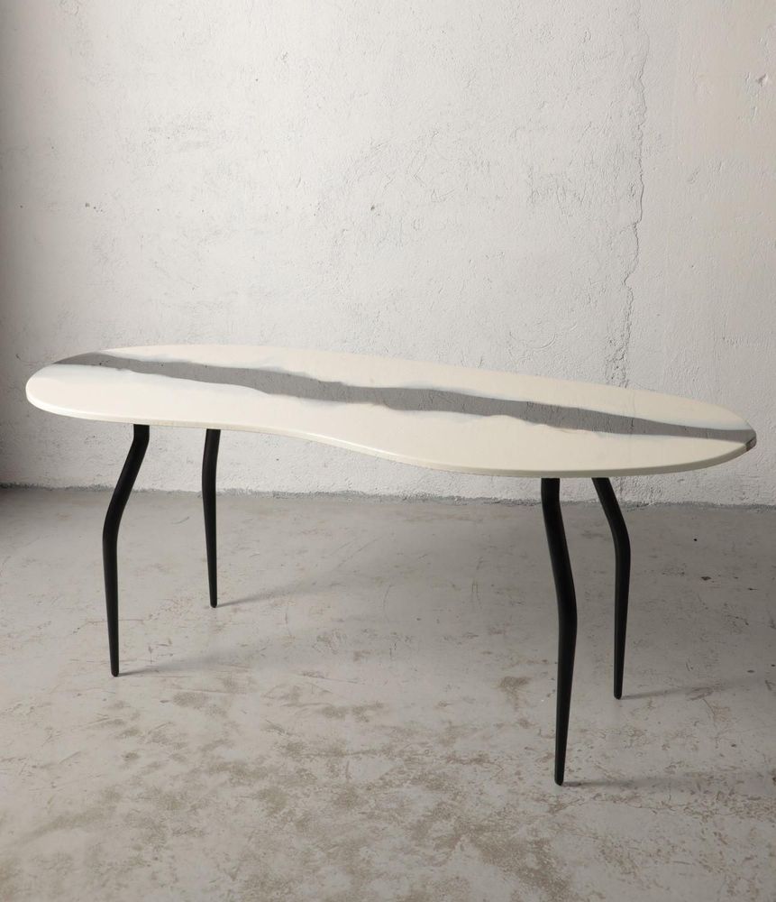 Objets design - Table à manger d'art moderne blanc-noir, forme irrégulière, brillante - SI DECO
