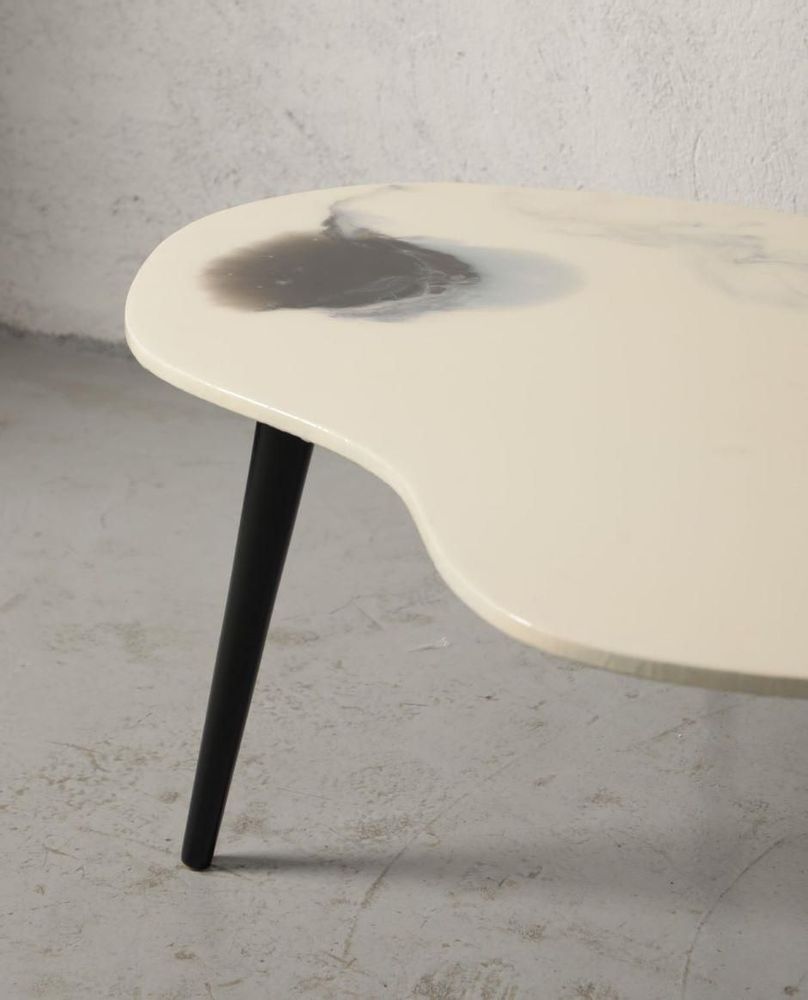 Pièces uniques - Table basse Modern Art blanc-noir, irrégulière, mat - SI DECO