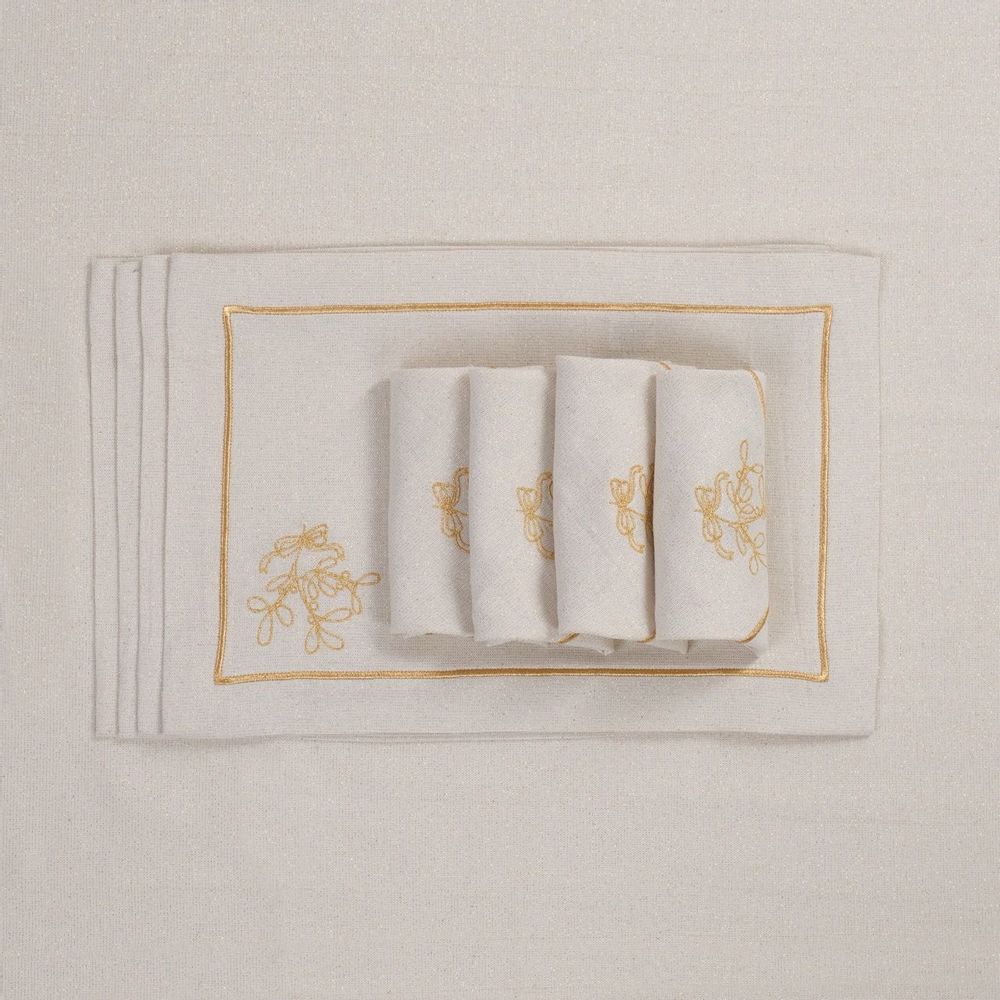 Christmas table settings - Joyful Christmas Golden Placemats - ROSEBERRY HOME