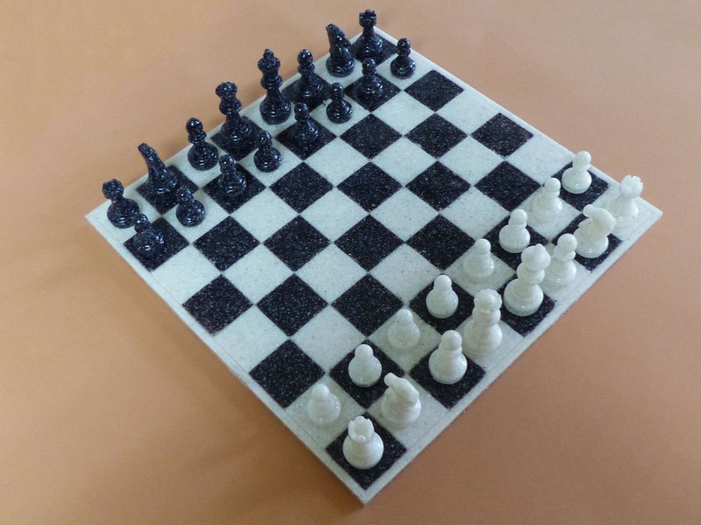 Objets de décoration - Jeu d’échecs / échiquier en coquilles de coquillages recyclées - MATERIALYS