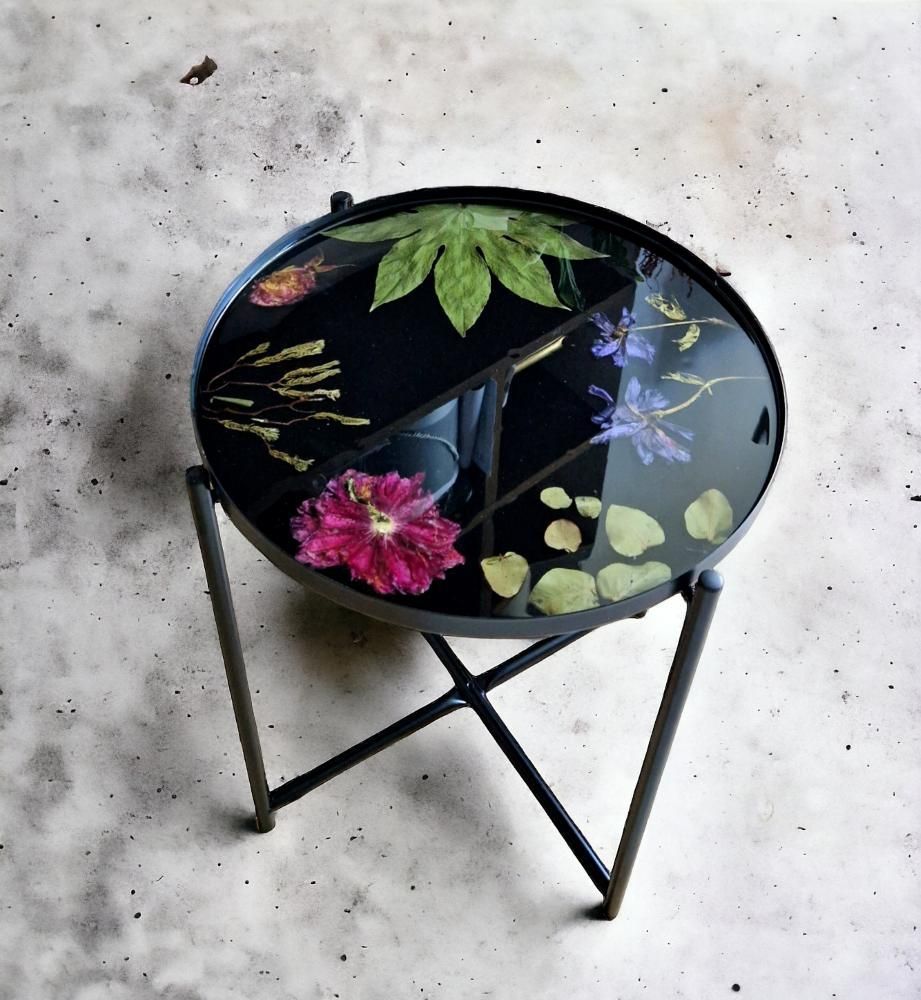 Décorations florales - Table basse en résine avec fleurs naturelles - SI DECO