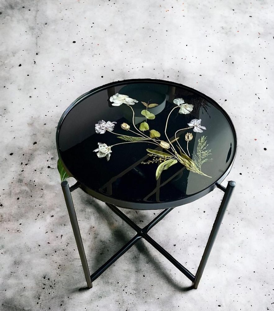 Décorations florales - Table basse en résine avec fleurs naturelles style zen - SI DECO