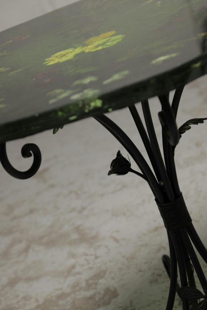 Décorations florales - Table à manger en résine verte avec fleurs naturelles, pied fait main - SI DECO
