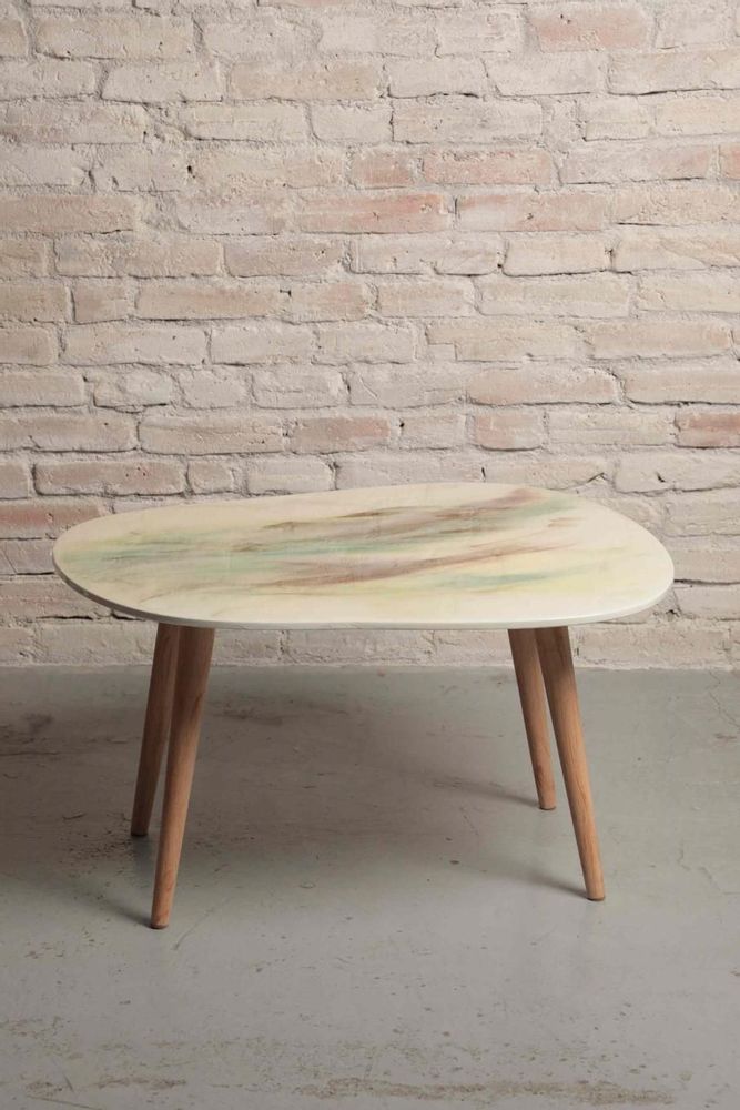 Objets design - Table basse Art Resin colorée en marron, vert avec pieds en bois - SI DECO