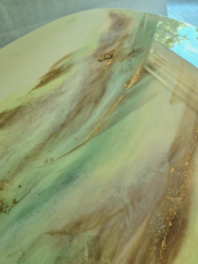 Objets design - Table basse Art Resin colorée en marron, vert avec pieds en bois - SI DECO