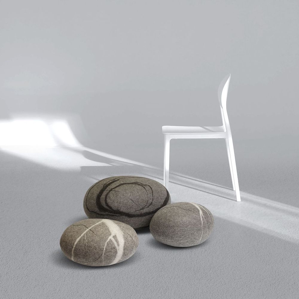 Coussins - Ensemble pouf-pierres pouf en laine feutrée  "Zen" - KATSU STONES