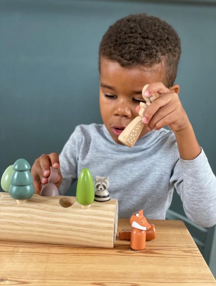Toys - Forest animals in a log - EGMONT TOYS