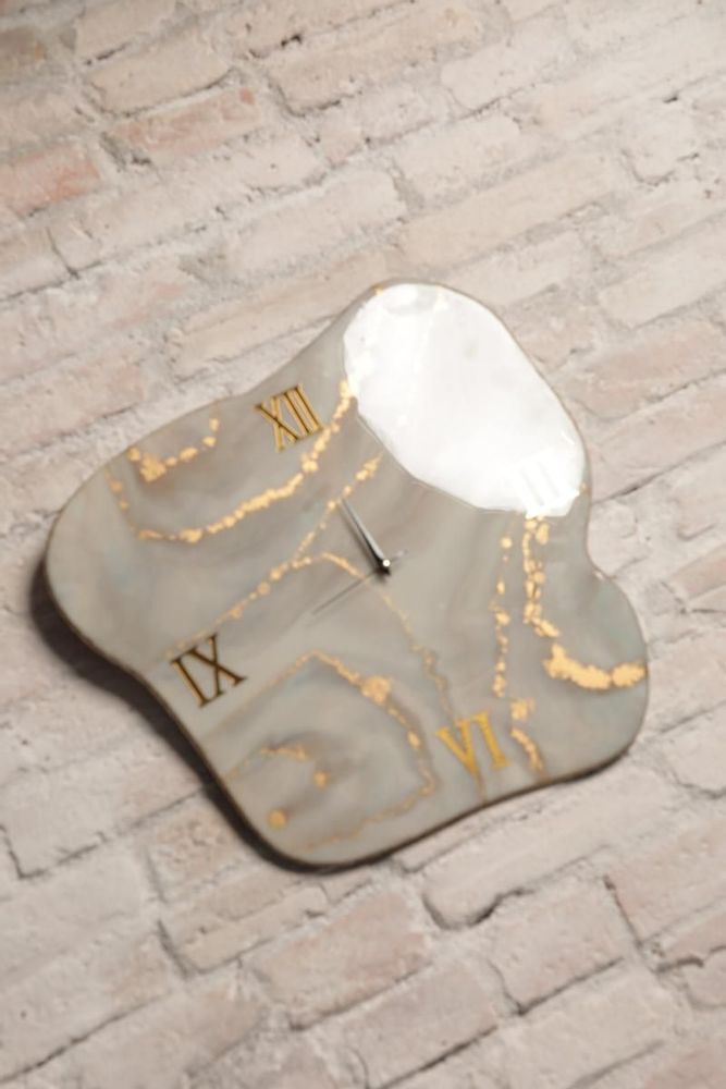Clocks - Irnregular Form Resin Wall Clock with Gold Details - SI DECO