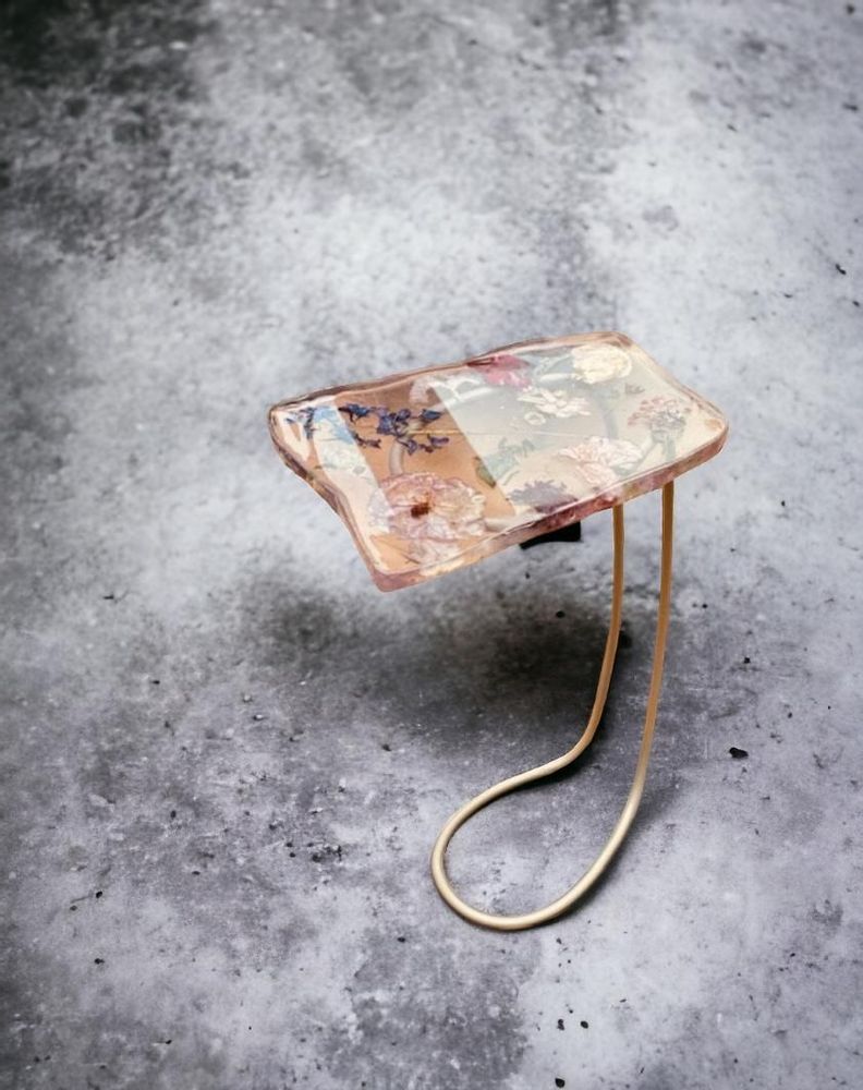 Autres tables  - Table d'appoint en résine, forme irrégulière avec fleurs naturelles - SI DECO