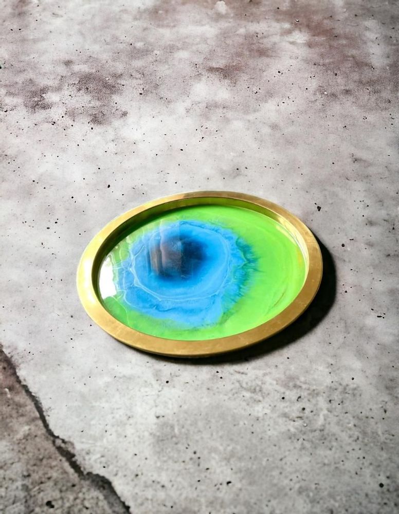 Plateaux - Plateau de service en résine, bleu et vert avec base en métal - SI DECO