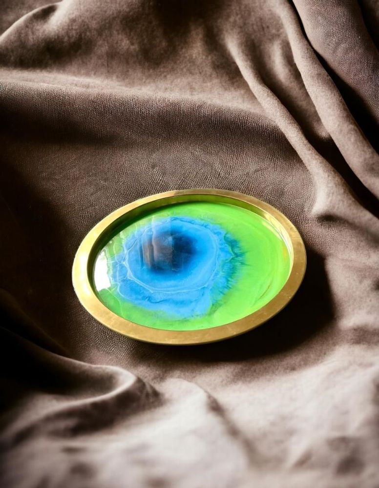 Plateaux - Plateau de service en résine, bleu et vert avec base en métal - SI DECO