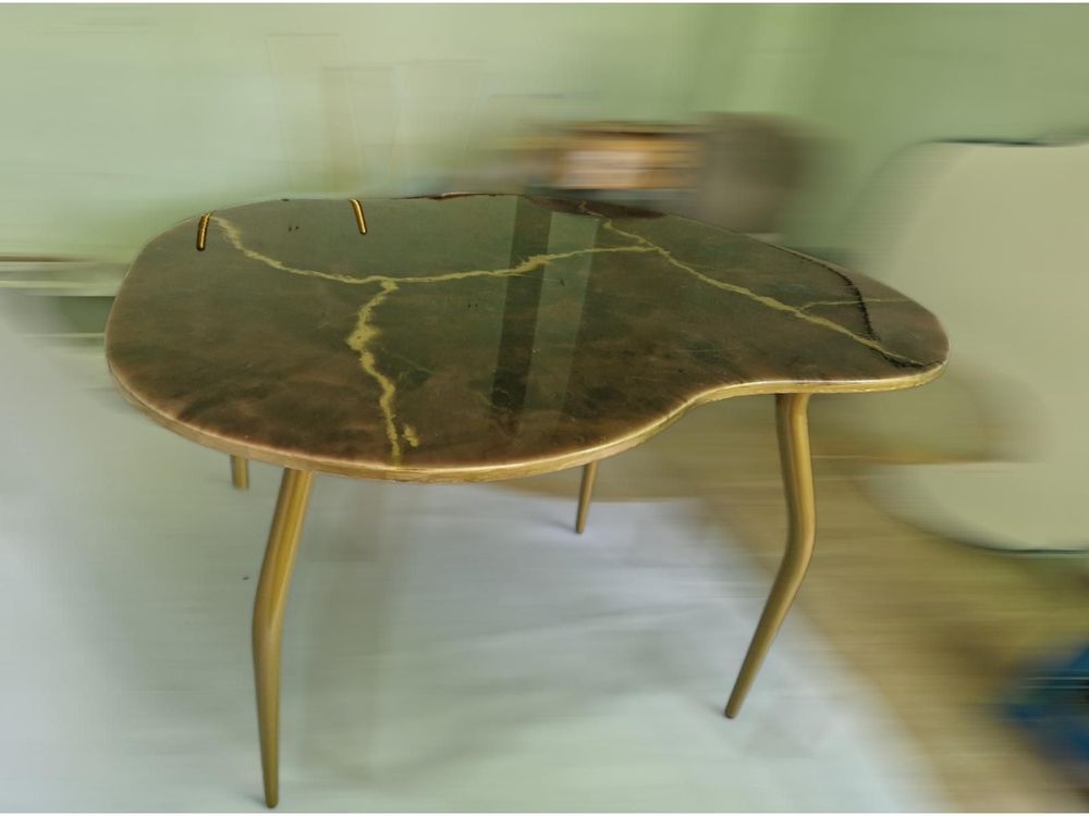 Objets design - Table de salle à manger Brown Art, irrégulière, peinture en résine - SI DECO