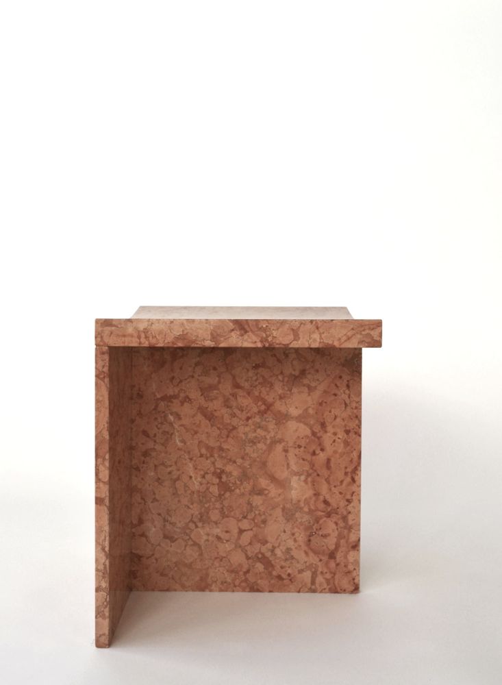 Tabourets - Thebes - Tabouret en Rosso Verona- Designed by McGannon Saad - PISTORE MARMI