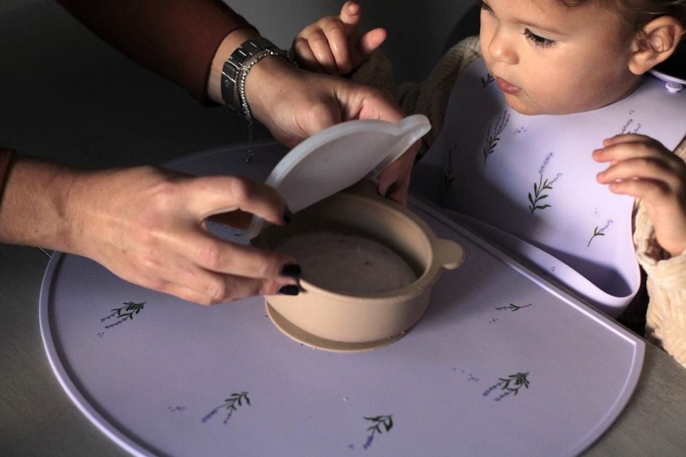 Children's mealtime - Silicone suction bowl with lid - SOINA