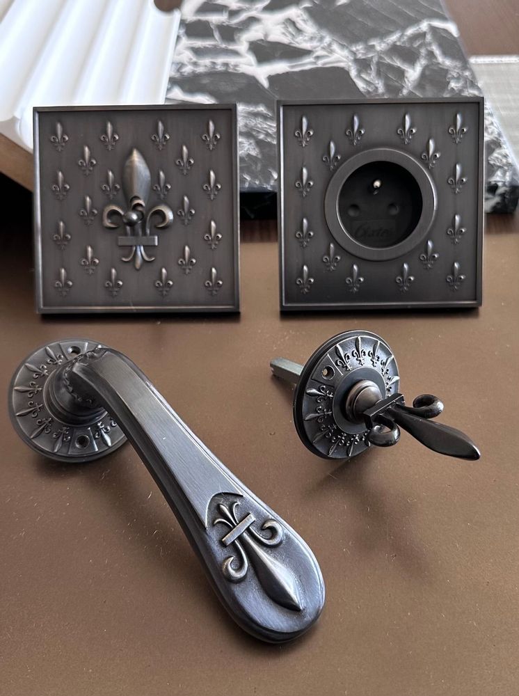 Decorative objects - VERSAILLES - JEROME W BUGARA