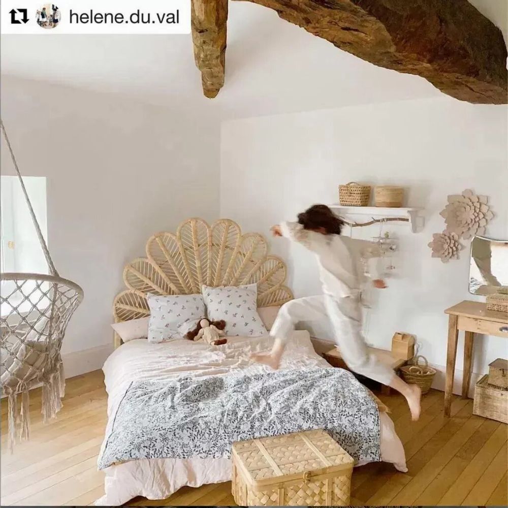 Beds - Flower-shaped rattan headboard - DALIA - HYDILE