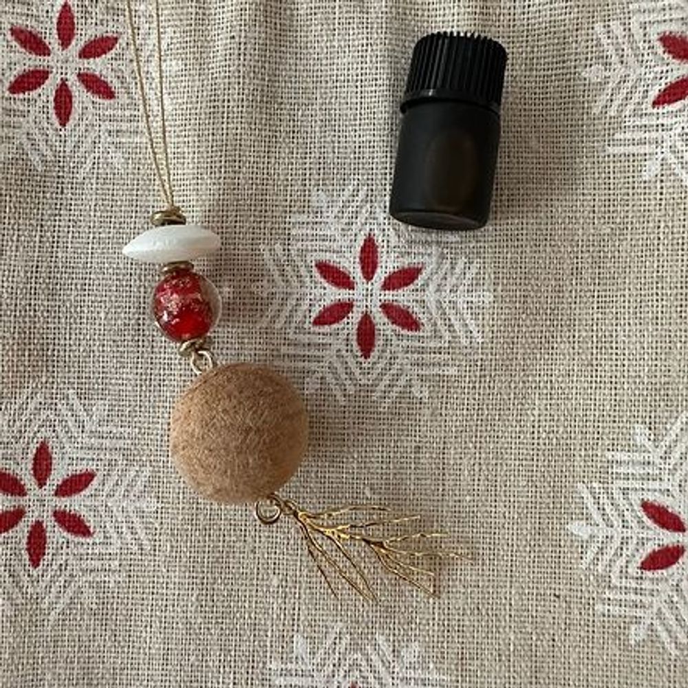 Scents - 'Boule de Cade' pouch - O BY !OSMOTIK