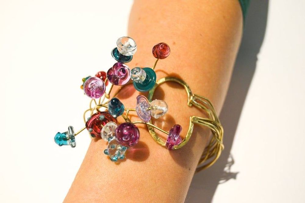 Cadeaux - Bracelet plaqué or verre Murano artisan travaillé aun chalumeau - CHAMA NAVARRO