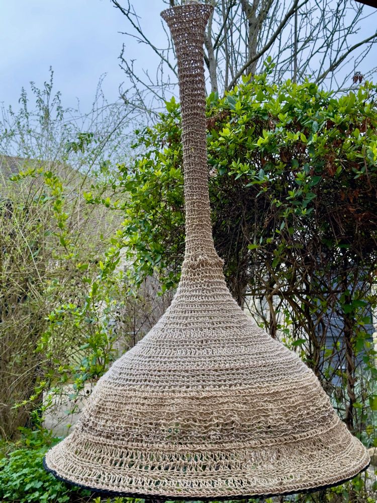 Aménagements pour bureau - Luminaire MYSTICA en lin chanvre et liseret de coton noir Hauteur 130 cm Diamètre 85 cm livré avec monture éléctrique - ADELE VAHN