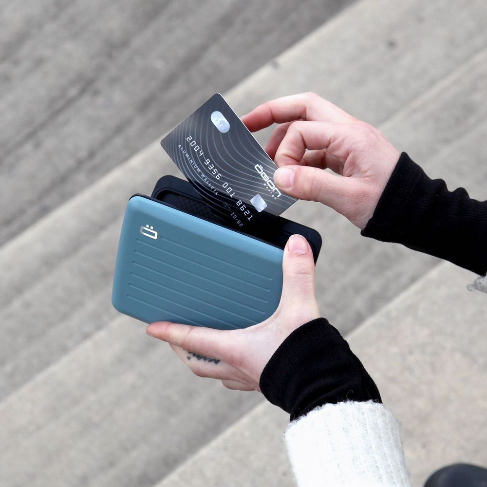 Leather goods - XL implementation pack - 40 assorted Smart Case V2 aluminum wallets + vertical display - ÖGON DESIGN