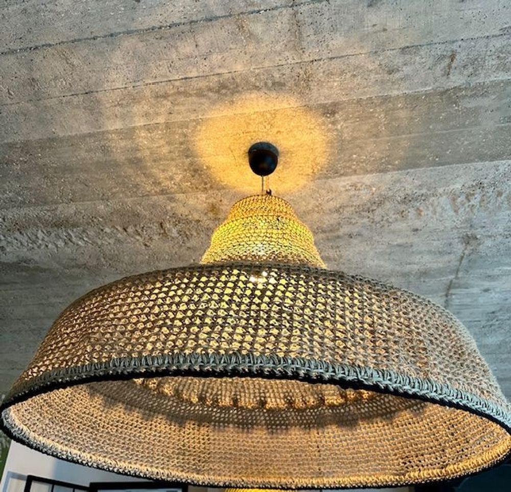 Aménagements pour bureau - Luminaire ARMOISIE en jute lin et coton Hauteur 85cm Diamètre 110 cm livré avec monture électrique - ADELE VAHN