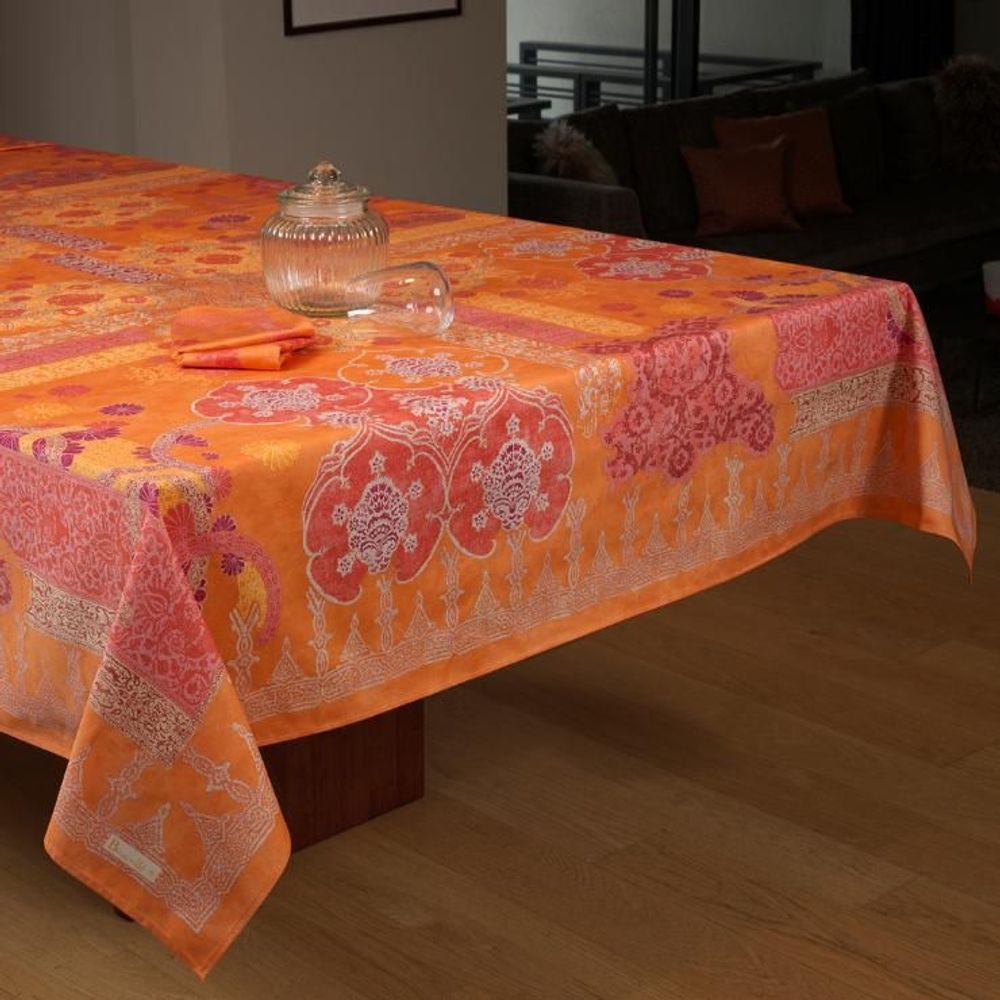 Table linen - Rialto apricot tablecloth - BEAUVILLÉ