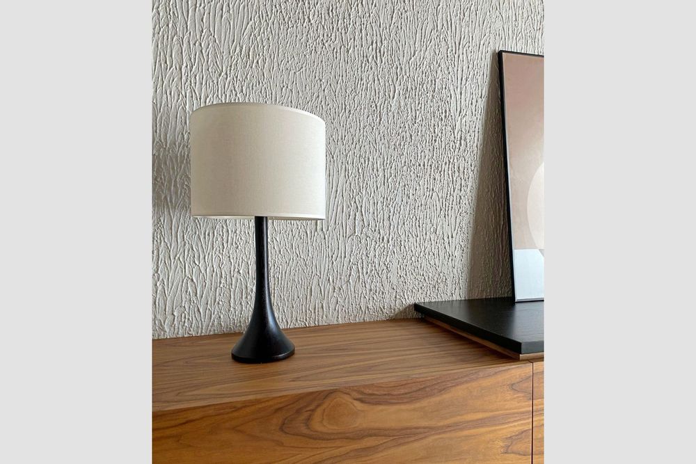 Lampes de bureau - "TULIPA" LAMPE DE TABLE EN BOIS MASSIF - ALESSANDRA DELGADO DESIGN