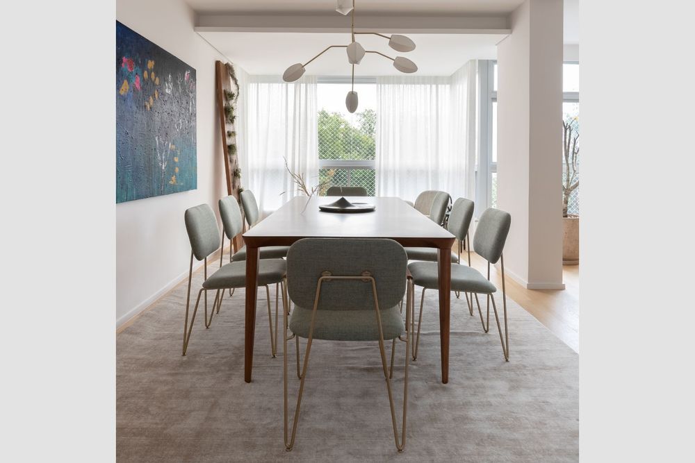 Chaises - "BRUNA" CHAISE MINIMALISTE AVEC DOSSIER FLEXIBLE - ALESSANDRA DELGADO DESIGN